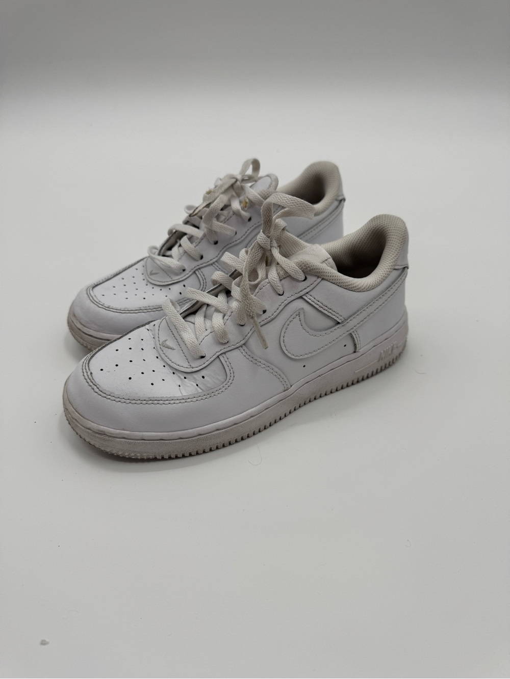 Nike Air Force 1 Low LE Triple White Kids / Youth Sneakers Size 3Y